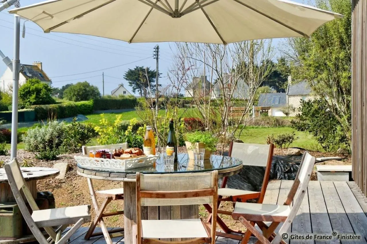 Holiday home Gite Les Roseaux Kerlouan